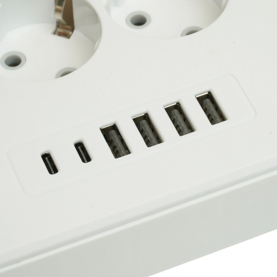 Удлинитель 3-местный c/з 3x1 мм2, 1,8 м, 250В, 10А, 4USB+2Type-C 2,4А, серия Home plus, белый STEKKER HM09-36-02, артикул STEKKER 49972