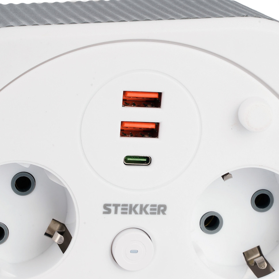 HM16-4-03-USB  Удлинитель 4-местный с/з, 3x1,5мм2, 3м, 230В, 16А, 2USB+1С, 2,4А,белый, артикул STEKKER 50835