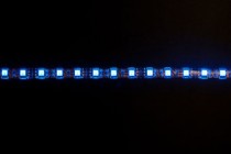 Лента светодиодная Feron 14.4 ватт на метр LS607 5 метров синий на белом основании влагозащищенная