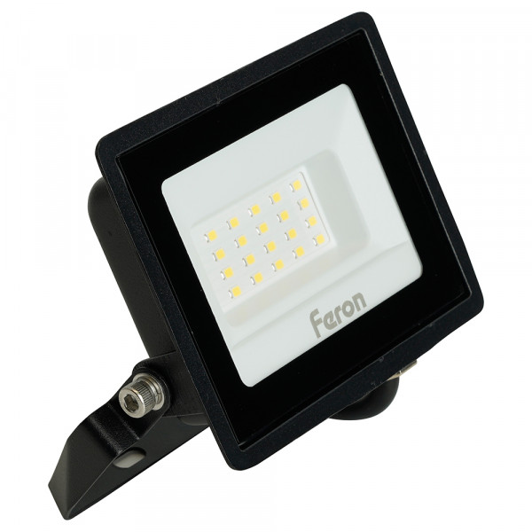 Светодиодный прожектор Feron LL-920 IP65 30W 6400K