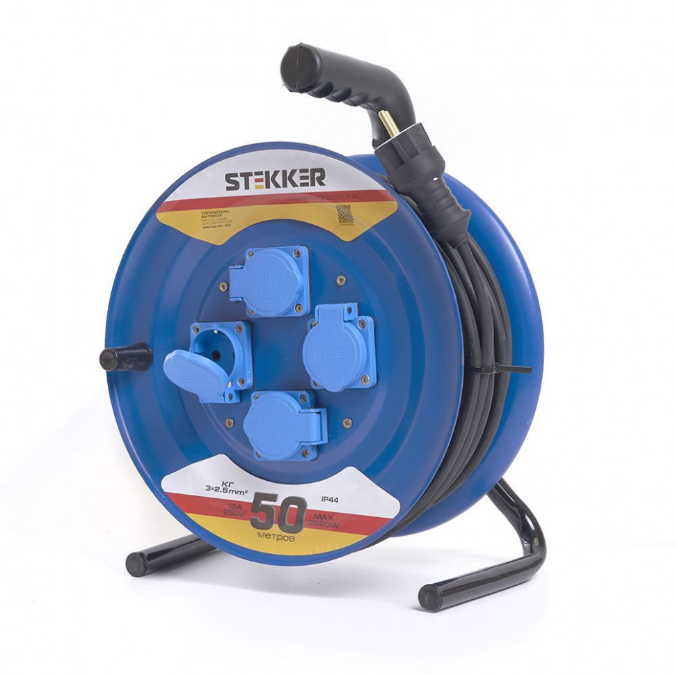 Удлинитель на металлической катушке 4-местный с/з Stekker, PRF02-41-50, 50м, 3*2,5, серия Professional, синий, артикул STEKKER 39297